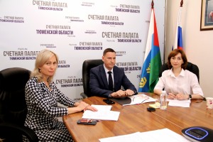 Председатель Счетной палаты Тюменской области Дмитрий Огородников провел заседание комиссии по вопросам открытости деятельности контрольно-счетных органов и профессиональной этики Совета КСО при Счетной палате РФ